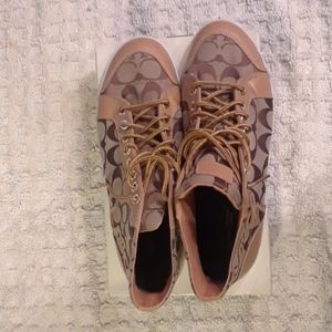 Coach casual shoes